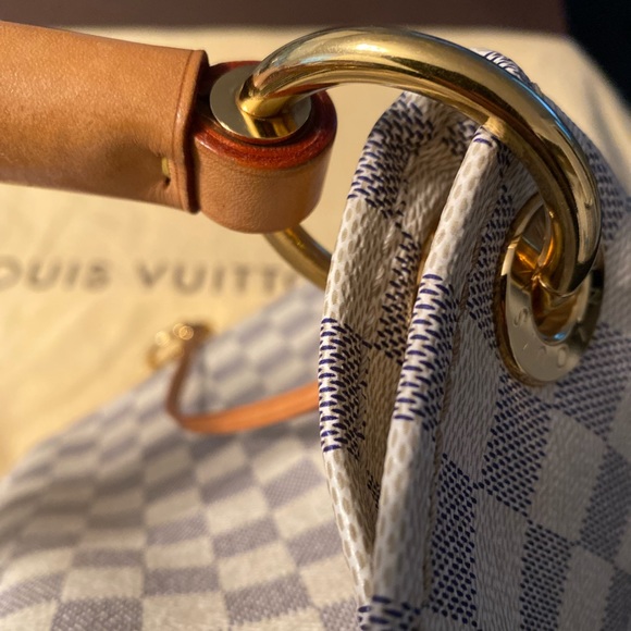 Louis Vuitton Artsy MM Oversized Slouchy purse. Beautiful Azure Demure leather - Picture 11 of 15